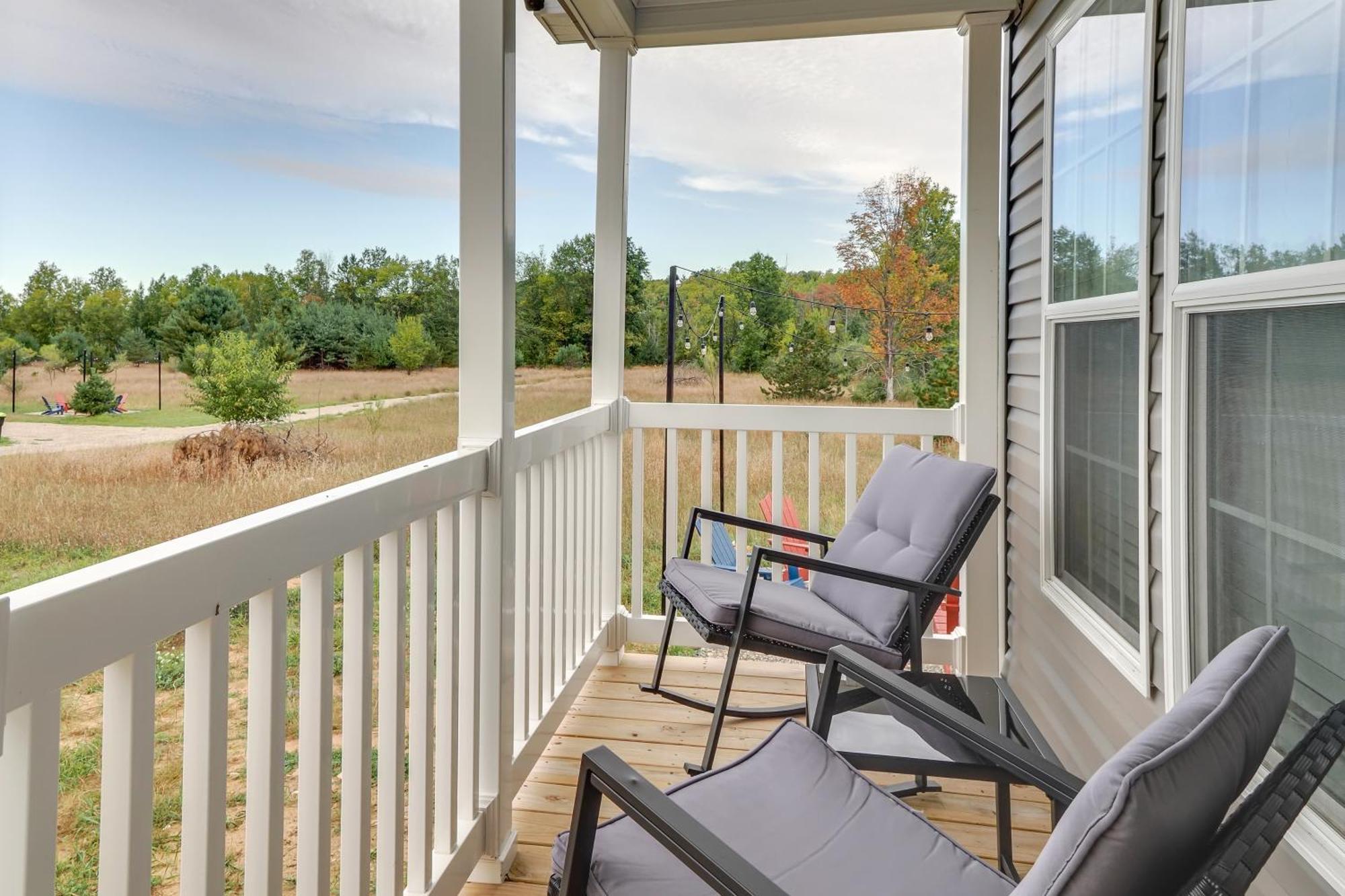 Family Home In Rapid City About 4 Mi To Torch Lake! Экстерьер фото